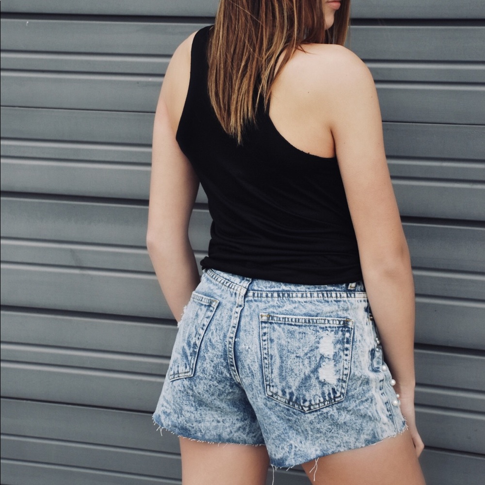 NWT Pearl Denim Shorts! S-L available! - Picture 3 of 3